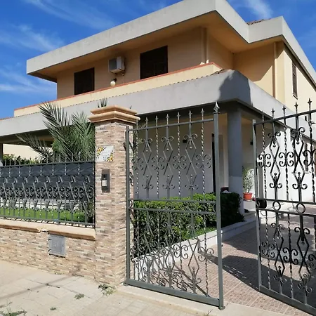 Francesca Apartment Castelluzzo